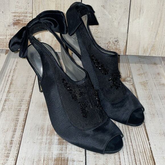 Anne Taylor Heel's With Bow In Back Black Satin with 4 in Heel Women's Shoe 8M - Picture 2 of 5